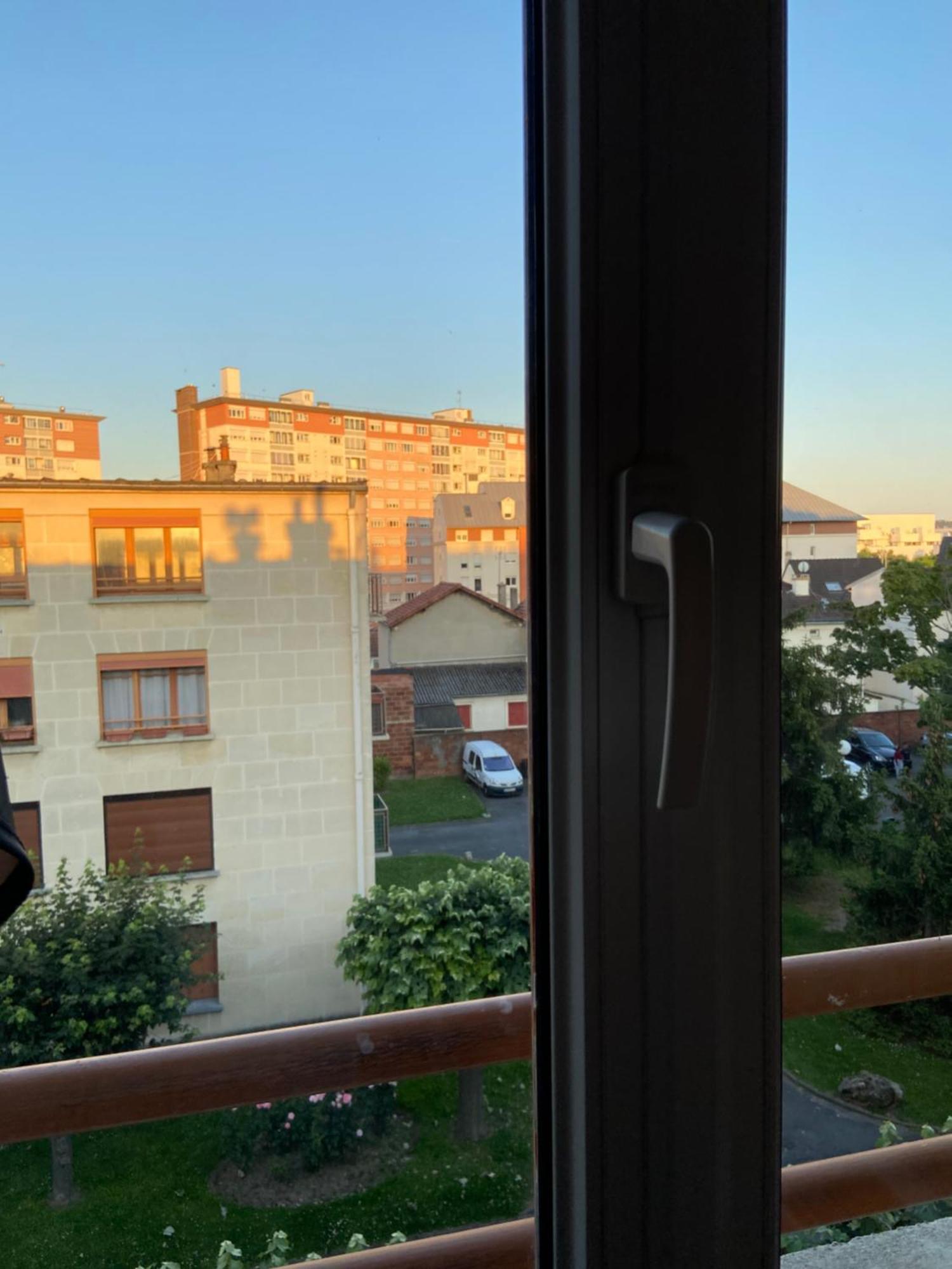 Chambre Double Cosy Aux Portes De Paris Drancy Bagian luar foto